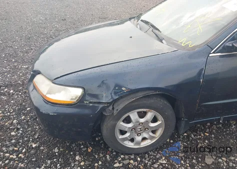 2000 Honda Accord 2.3 Ex from USA, damaged, VIN 1HGCG6683YA102232